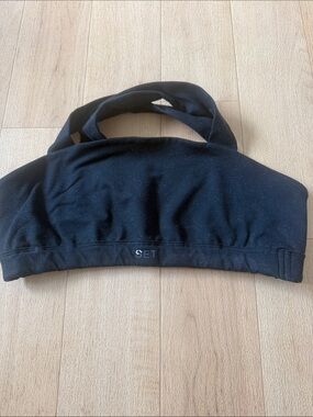 Black Sports Bra with Crossback Straps